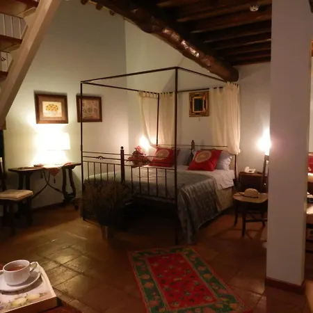 Le Vignole Country House